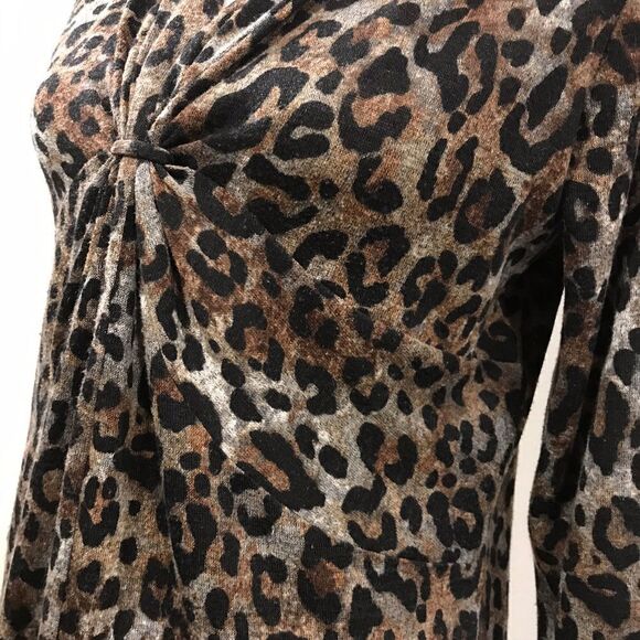 Animal print V-neck long sleeve top - Picture 3 of 8